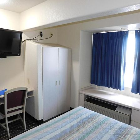 Travelodge By Wyndham シャドロン エクステリア 写真
