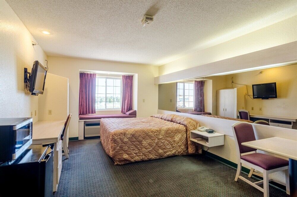 Travelodge By Wyndham シャドロン エクステリア 写真